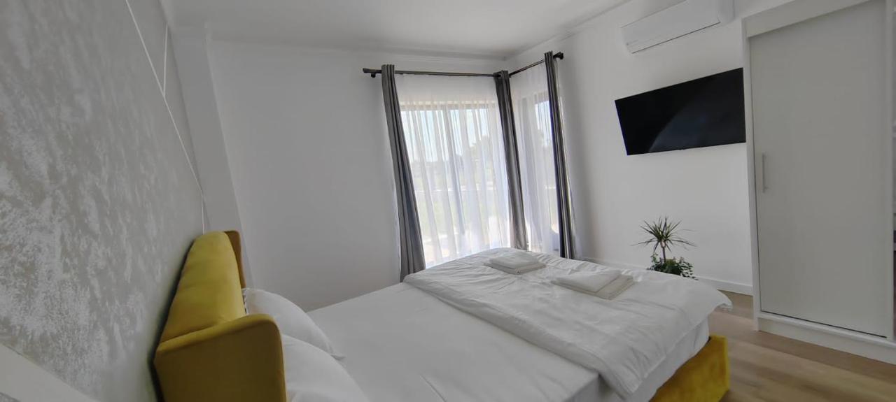 Casira Guesthouse Sînmartin 外观 照片