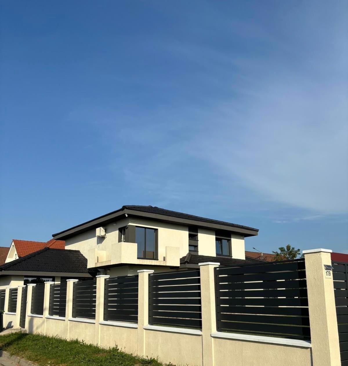 Casira Guesthouse Sînmartin 外观 照片