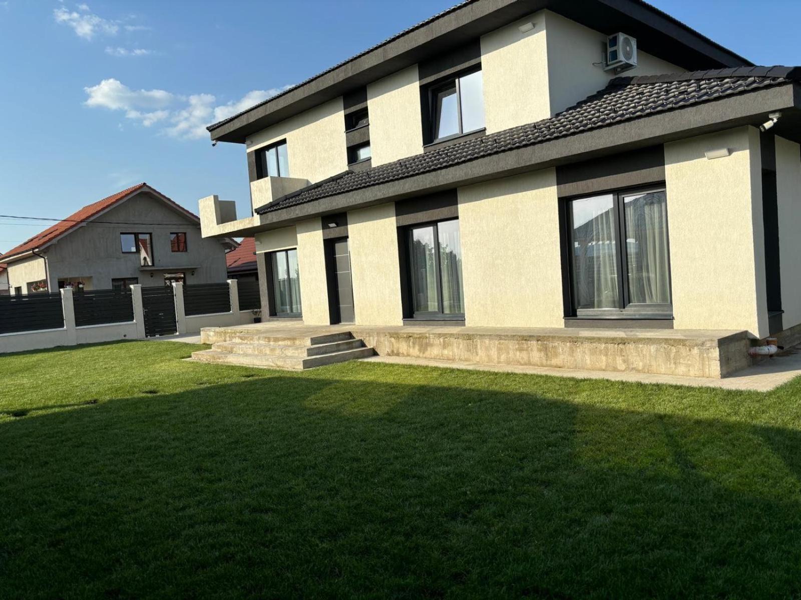 Casira Guesthouse Sînmartin 外观 照片
